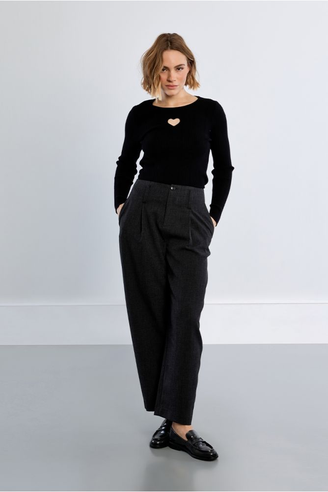 Ribbed sweater, heart opening