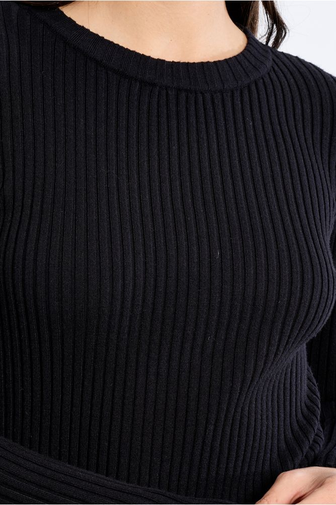 Vestido corto plisado de manga larga