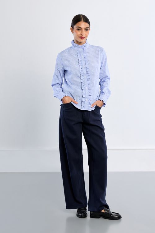 Chemise en popeline de coton, col victorien