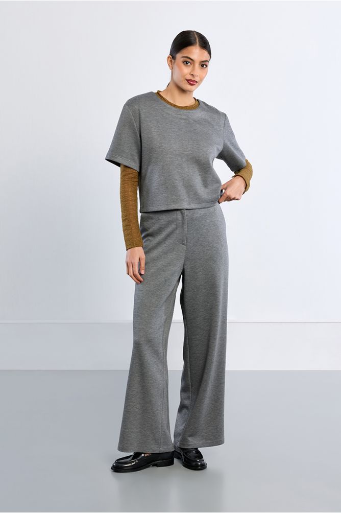 Pantalón largo perneras anchas