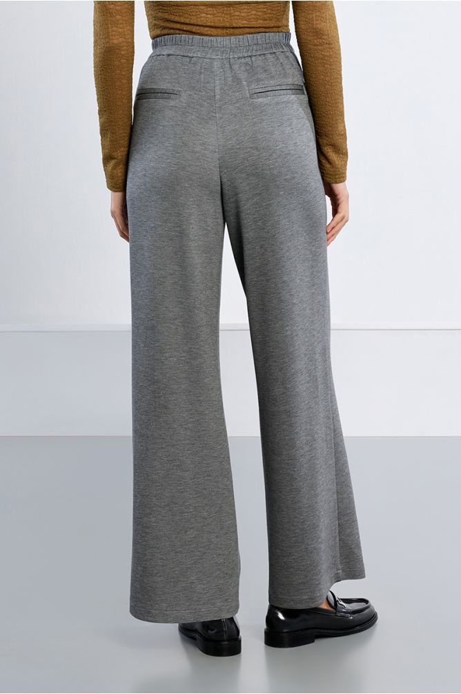 Pantalón largo perneras anchas