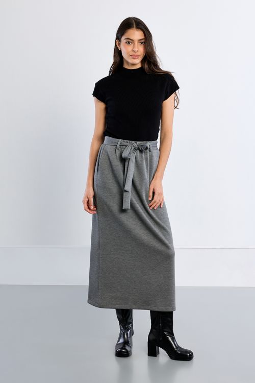 Falda larga detalle lazada