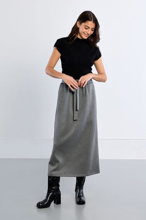 Falda larga detalle lazada