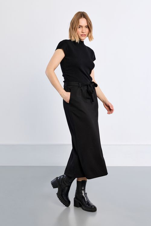 Falda larga detalle lazada