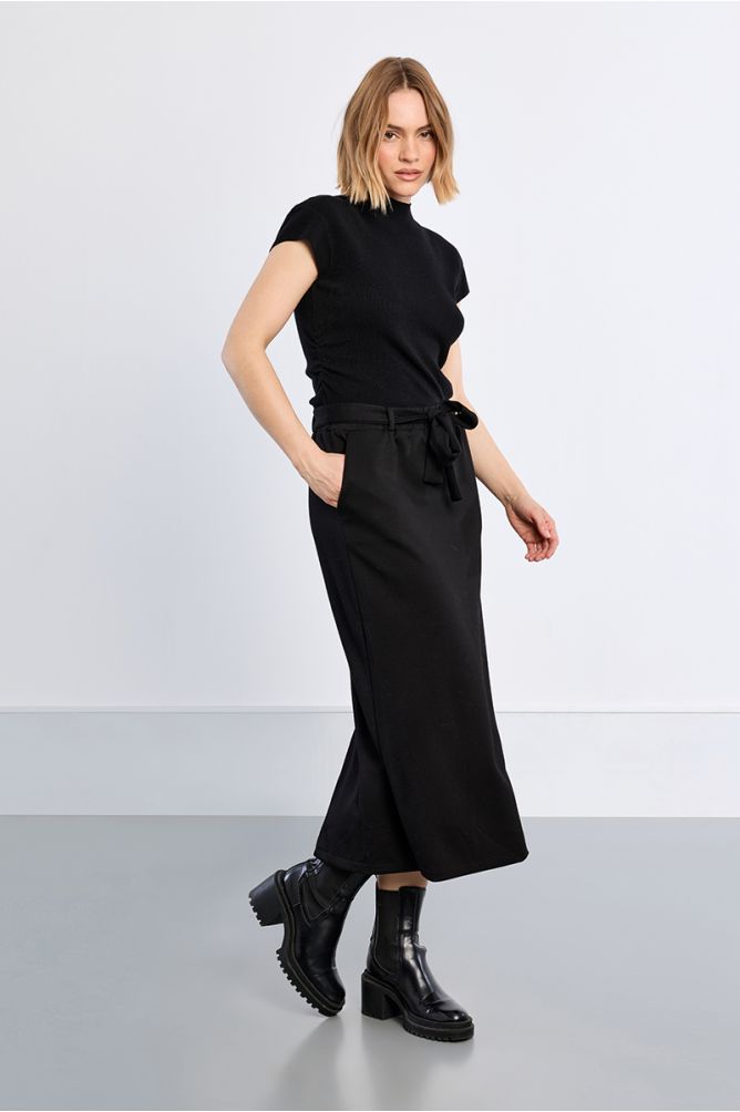 Falda larga detalle lazada