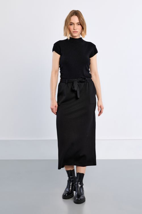 Falda larga detalle lazada