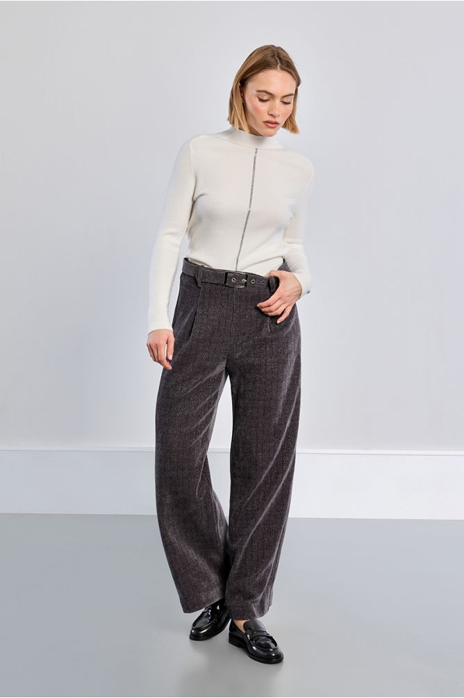 Pantalón largo tipo cullote con cinturón 