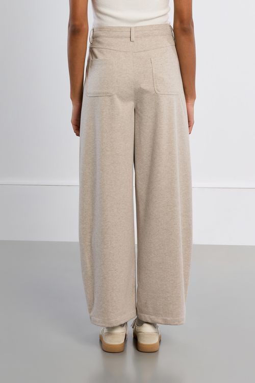Pantalón largo estilo barrel