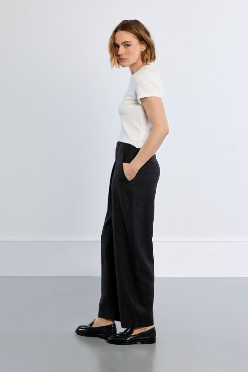 Barrel trousers, pleated