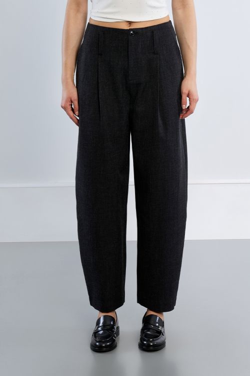 Barrel trousers, pleated