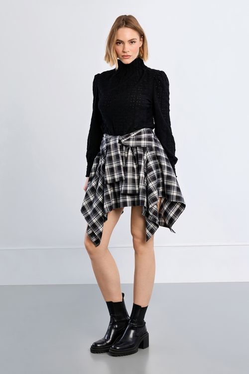 Jupe mini asymétrique, à carreaux