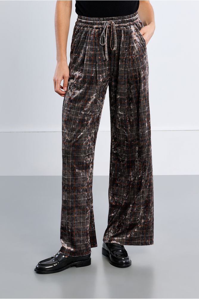 Velvet pants, checked