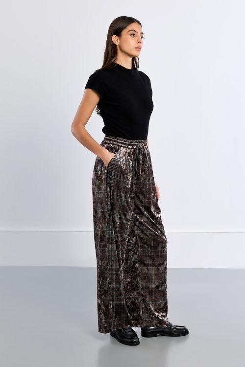 Velvet pants, checked