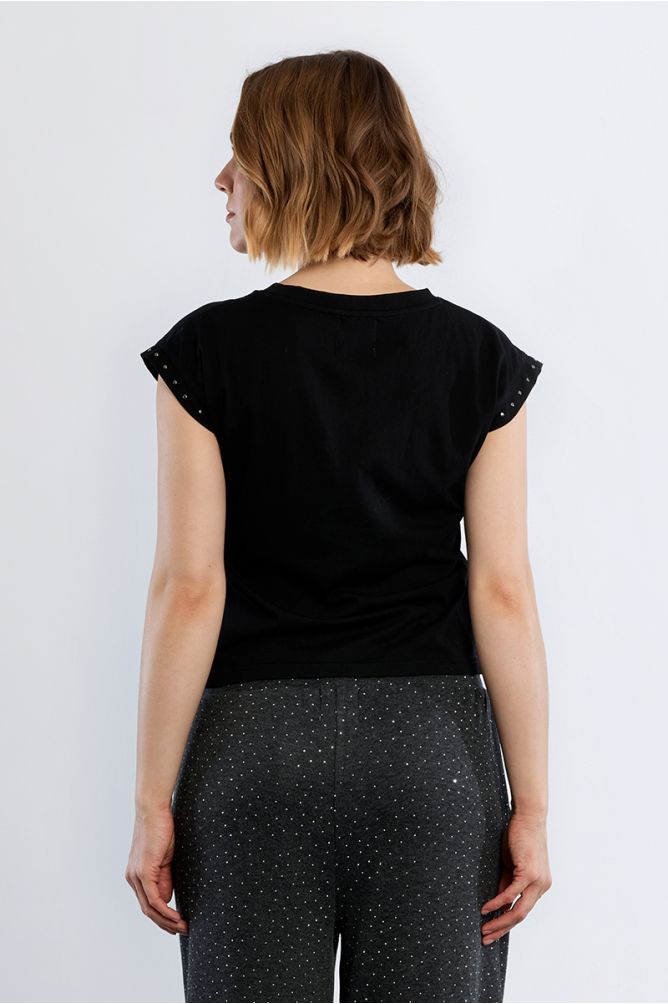 T-shirt with studded sleeves
