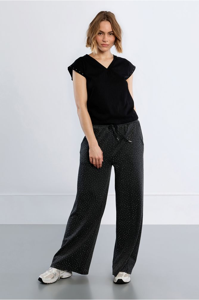 T-shirt with studded sleeves