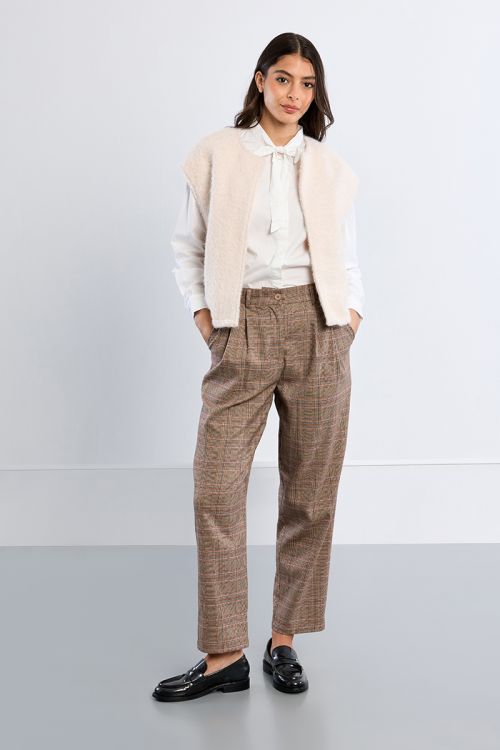 Carrot pants, checked