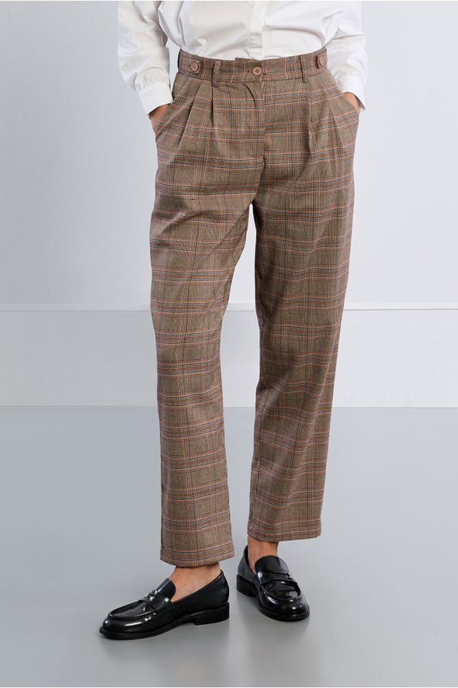 Carrot pants, checked