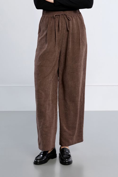 Wide-leg pants, high waist