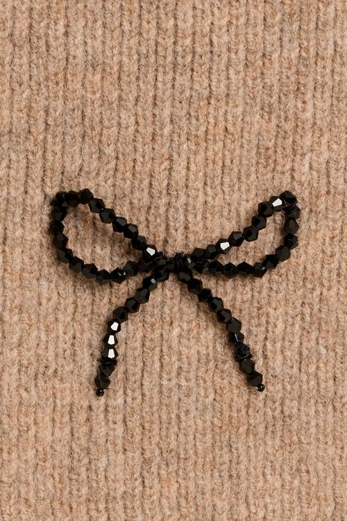 Ribbed knit scarf, embroidered bow