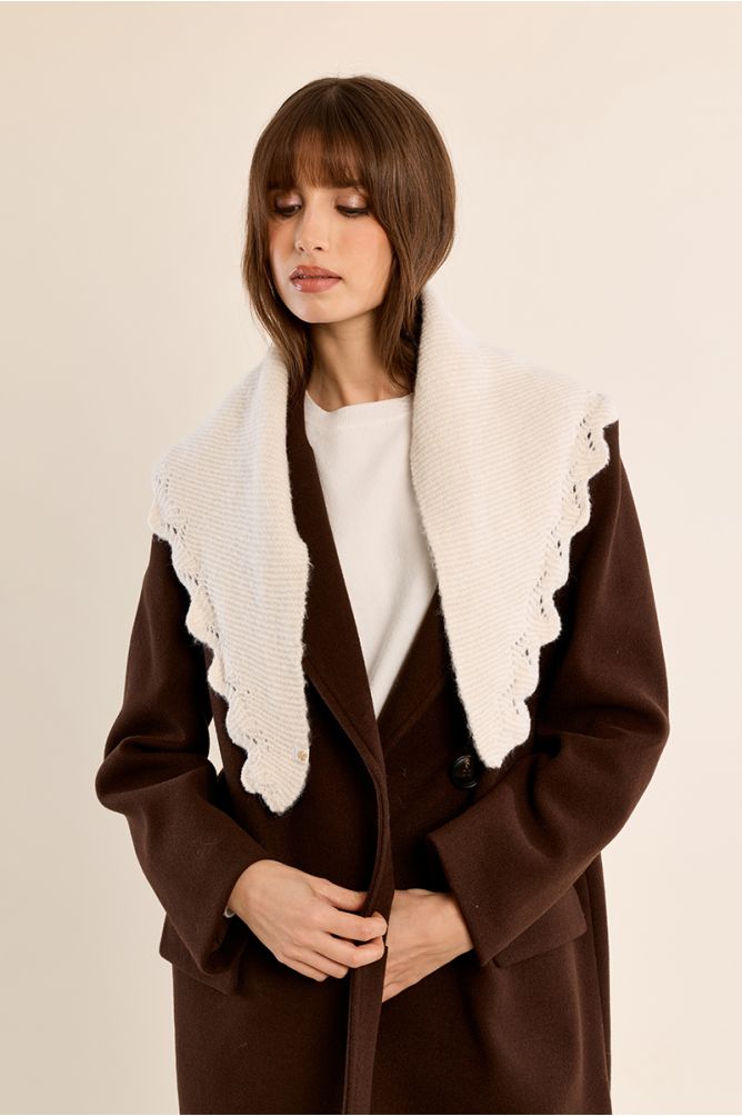 Knitted collar, openwork embroidery