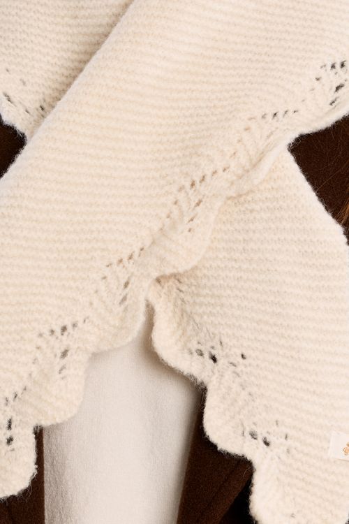 Knitted collar, openwork embroidery