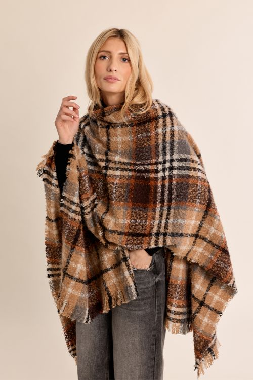 Open poncho, plaid