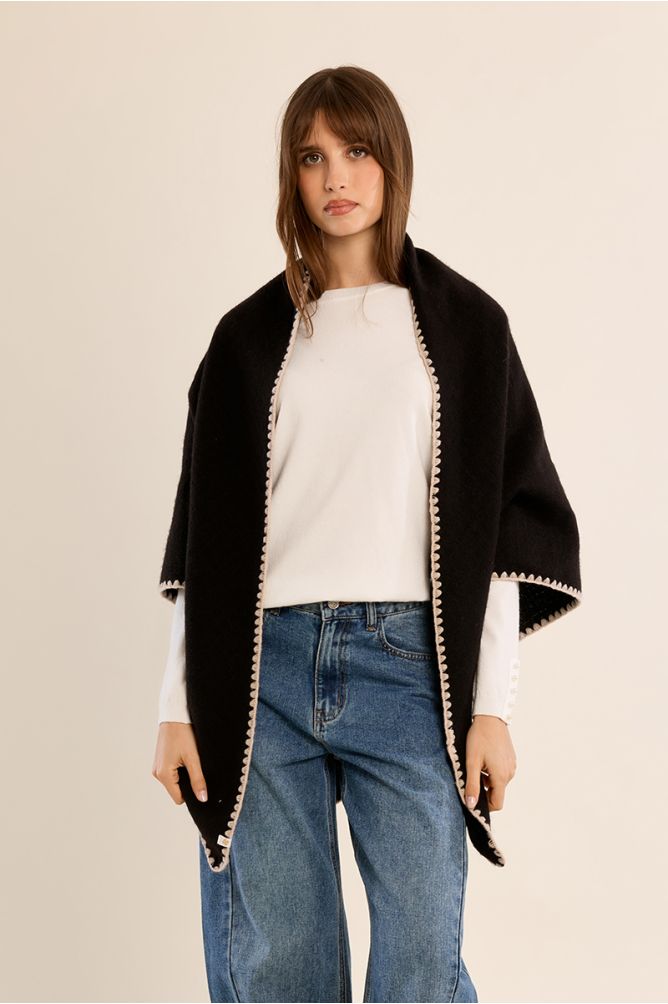 Poncho largo con detalles bordados