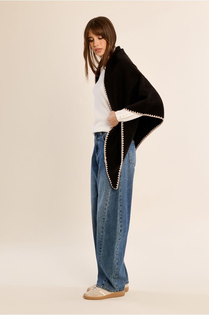 Poncho largo con detalles bordados