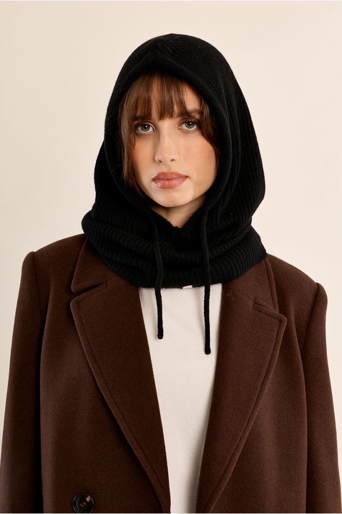 Capucha con lazada