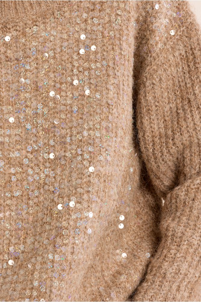 Knitted sweater, with sequins
