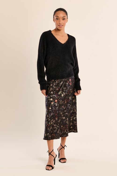V-neck sweater, with lace