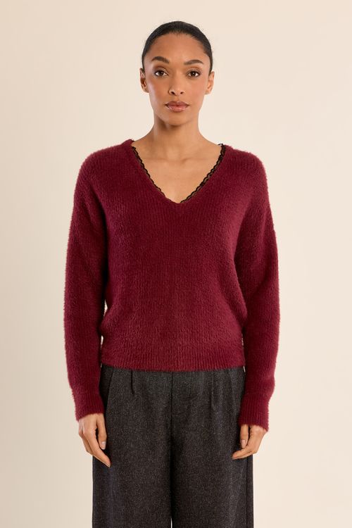 V-neck sweater, with lace