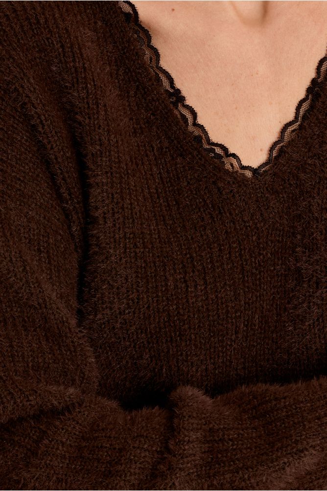 V-neck sweater, with lace