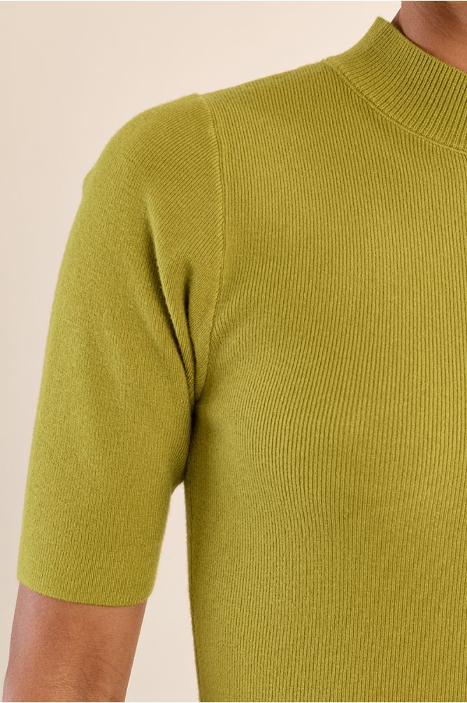 Pull col roulé, manches trois quart