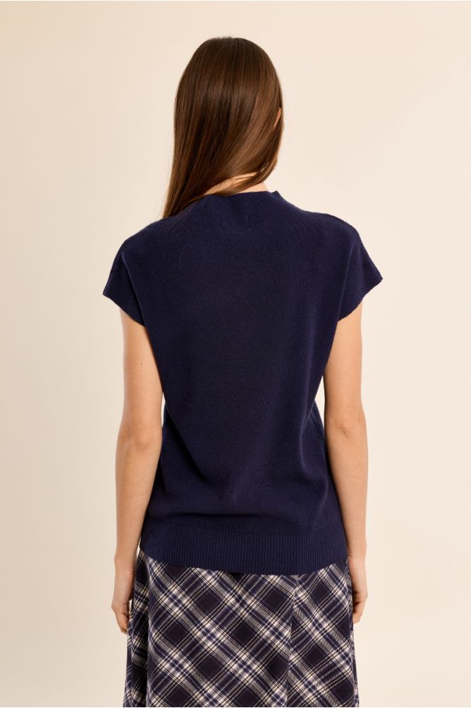 Fine knit sweater, short sleeves