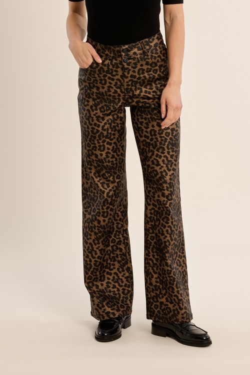 Coated trousers, leopard