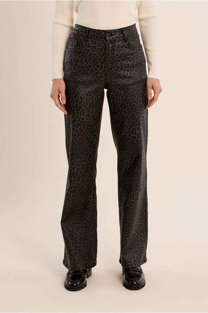 Coated trousers, leopard
