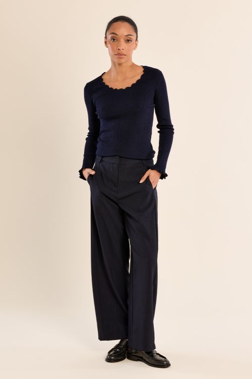 Pull en maille côtelée, col en dentelle